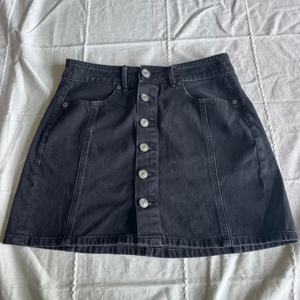 American Eagle Outfitters black denim mini skirt with button front, size 0.